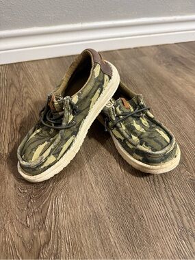 Hey Dude Kids Camo Canvas Slip-On Shoes - Green & Tan size 13 kids